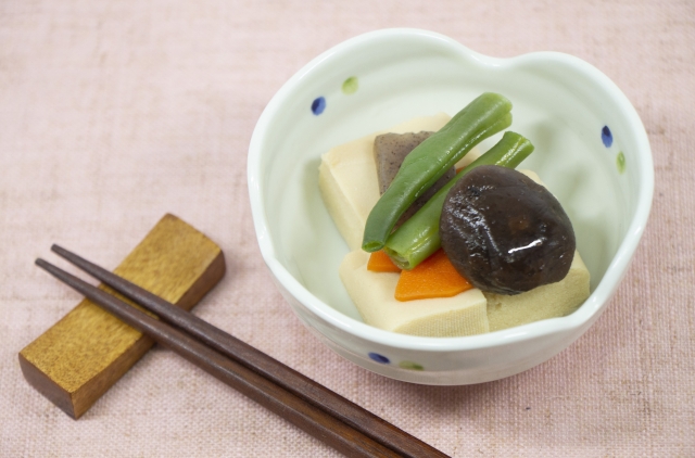 冷や汁　山形県　おひたし
高野豆腐の含め煮