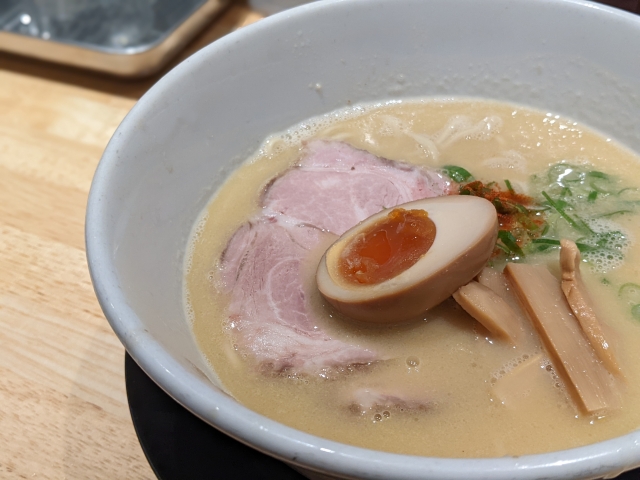鶏白湯ラーメン　パイタン